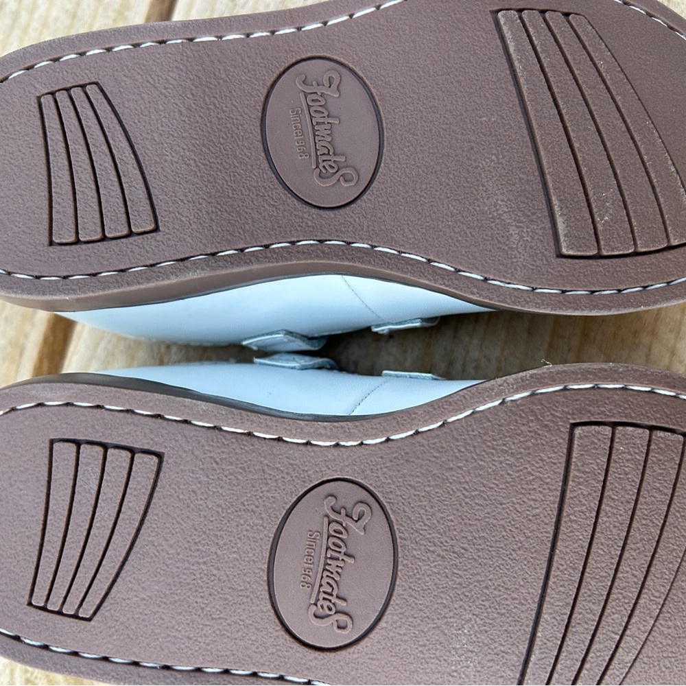 NEW FootMates White Kids Double-Strap Mary Jane Shoes - Picture 3 of 5